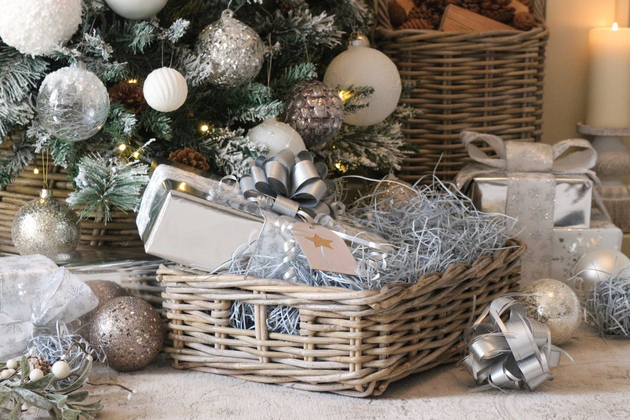 Indulge in Luxury with Handcrafted Festive Hampers