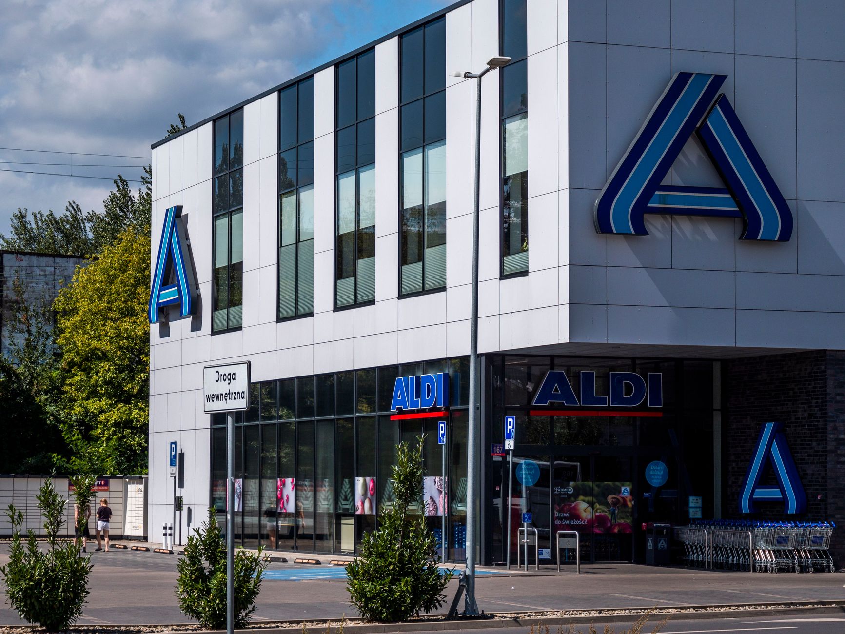 Aldi Job Creation: 120 New Positions Every Week This Month
